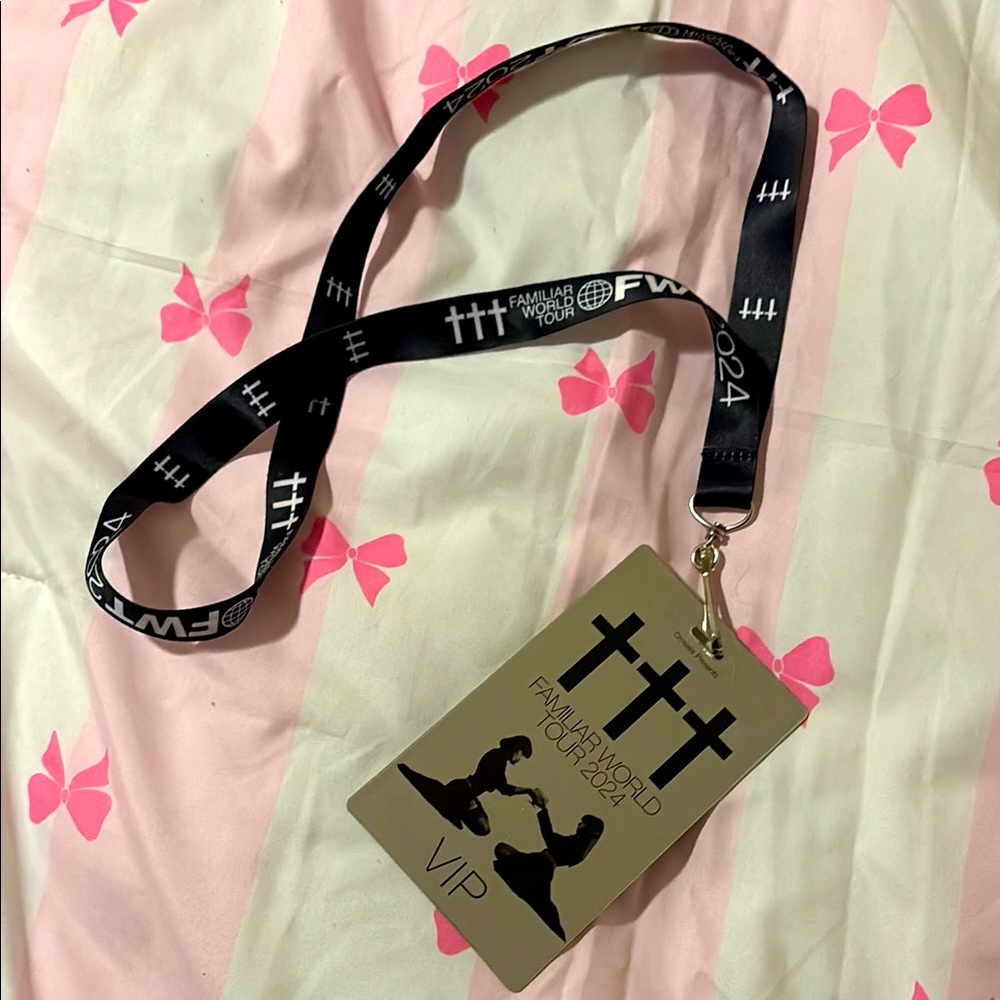 🎶Crosses 2024 VIP Tour Lanyard🎶
